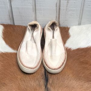 Ugg woman white sneakers size 9